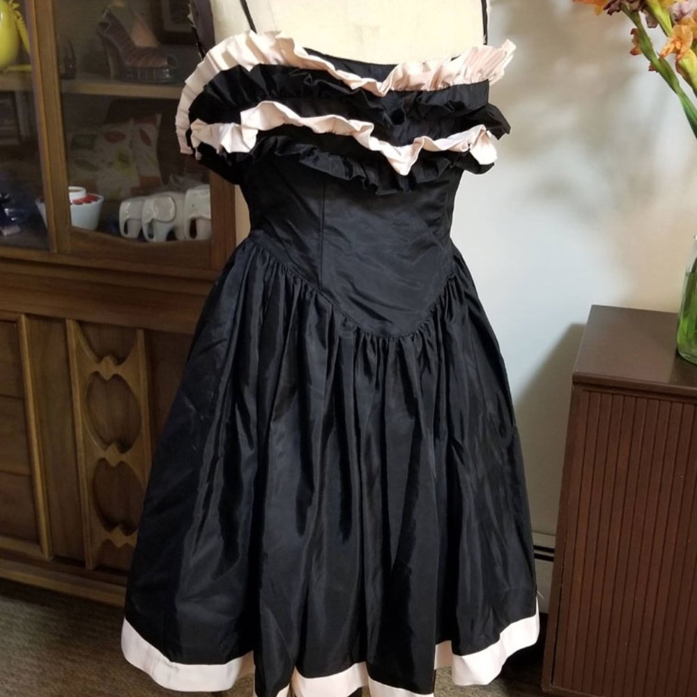 Vintage GUNNE SAX Jessica BLK & PINK Ruffle PROM Dress